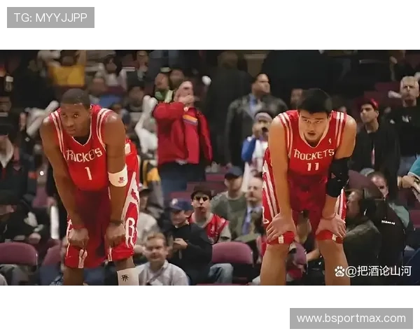 NBA火箭队标准阵容的构成和战术特点是什么